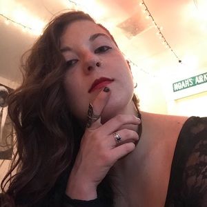 Meet your Posher, Kendra